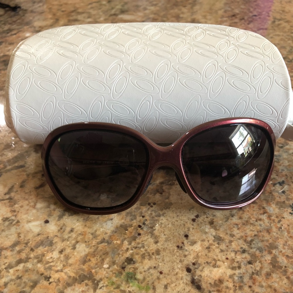 Oakley women’s sunglasses